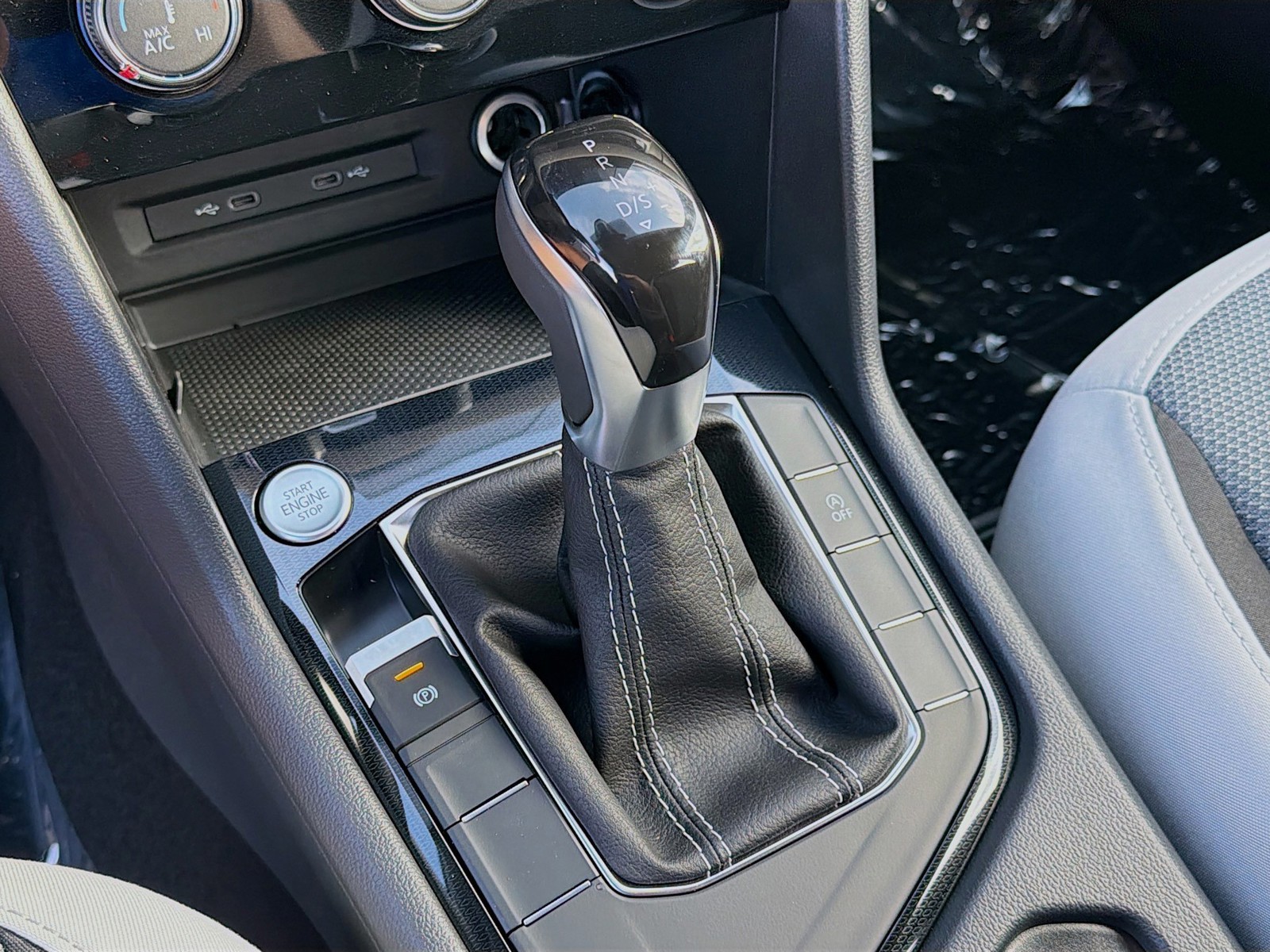 2026 Volkswagen Taos — photo 15 view