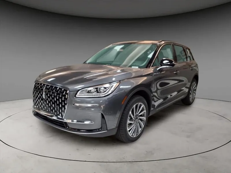 2025 Lincoln Corsair Reserve in Gray Metallic — front three-quarter view