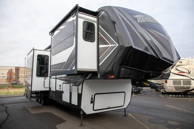 2018 Grand Design Momentum 376TH — front three-quarter view