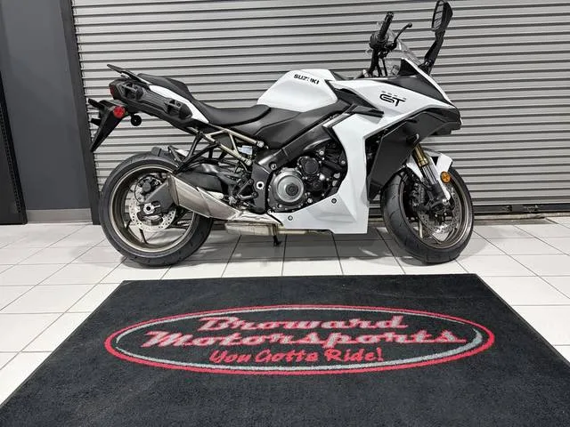 2026 Suzuki GSX-S1000GT+ — front three-quarter view