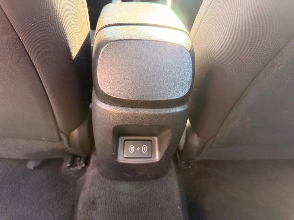 2024 Hyundai Elantra SEL — photo 32 view