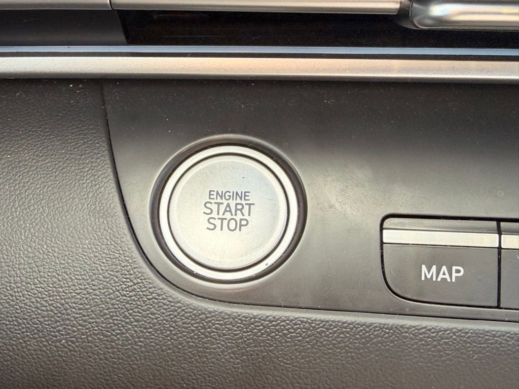 2024 Hyundai Elantra SEL — photo 18 view