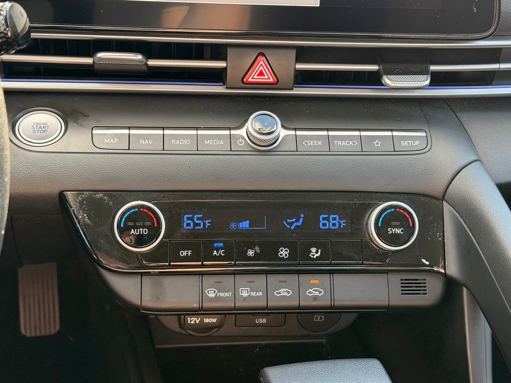 2024 Hyundai Elantra SEL — photo 24 view