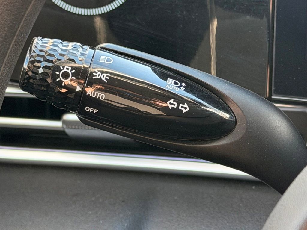 2024 Hyundai Elantra SEL — photo 28 view