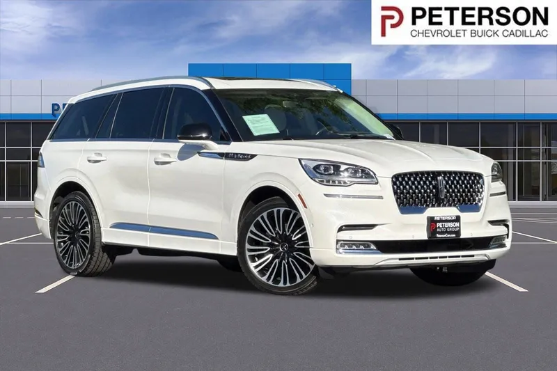 2023 Lincoln Aviator Black Label in White — front three-quarter view