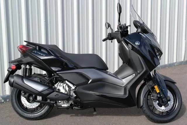 2026 Yamaha XMAX — front three-quarter view