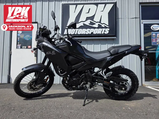 2026 Kawasaki KLE®500 ABS — front three-quarter view