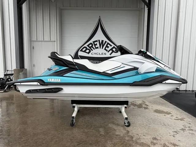 2026 Yamaha FX Cruiser® HO — front three-quarter view
