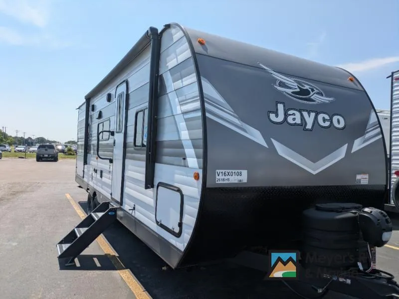 2027 Jayco Jay Flight 261BHS — front three-quarter view