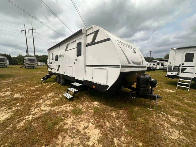 2025 Starcraft Super Lite 252RB — front three-quarter view
