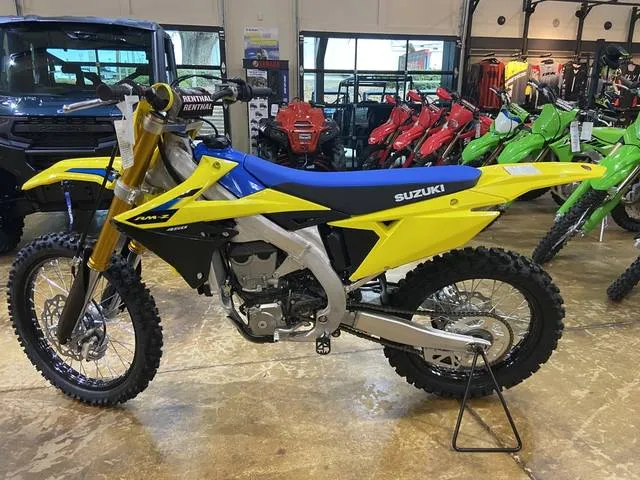 2026 Suzuki RM-Z450 — front three-quarter view