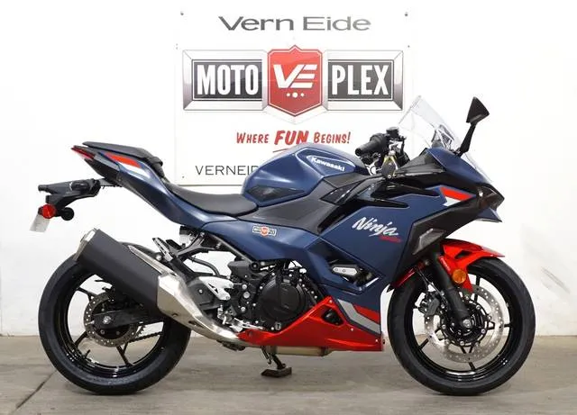2026 Kawasaki Ninja® 500 SE ABS — front three-quarter view