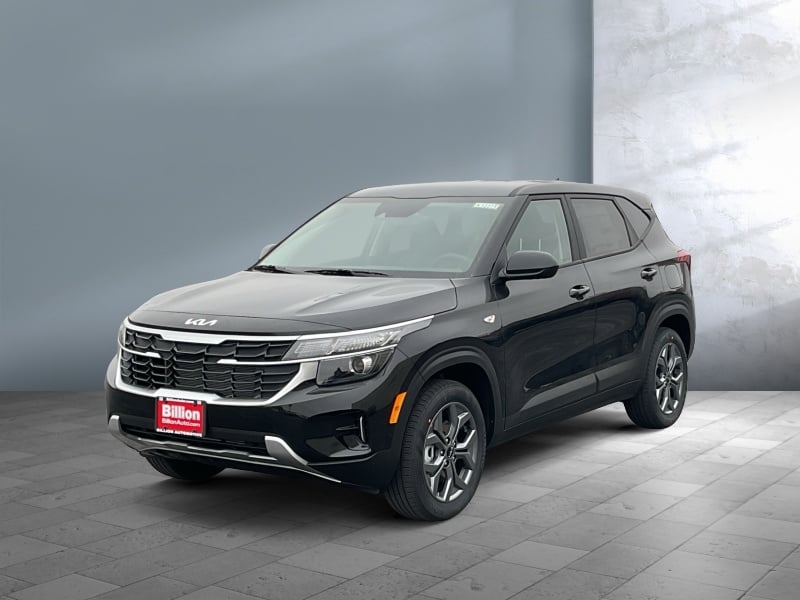 2026 Kia Seltos — front three-quarter view