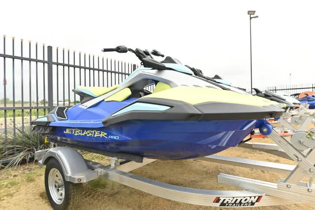 2026 Yamaha JetBlaster PRO 3-Up — front three-quarter view