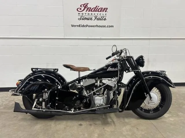 1947 Indian Motorcycle® 8732 — front three-quarter view