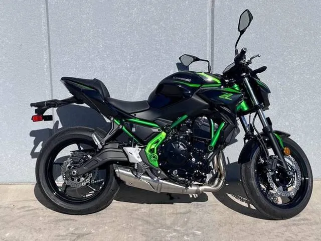 2025 Kawasaki Z650 ABS — front three-quarter view