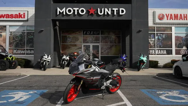 2026 CFMOTO 450SS — front three-quarter view