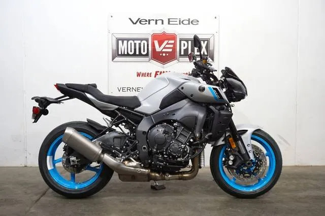 2025 Yamaha MT-10 — front three-quarter view