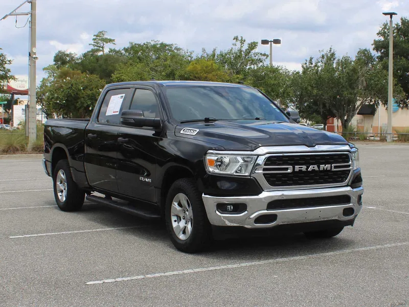 2023 RAM 1500 Big Horn in Diamond Black Crystal Pearlcoat — front three-quarter view