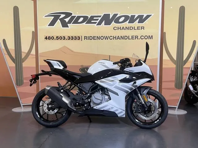 2026 CFMOTO 300SS — front three-quarter view