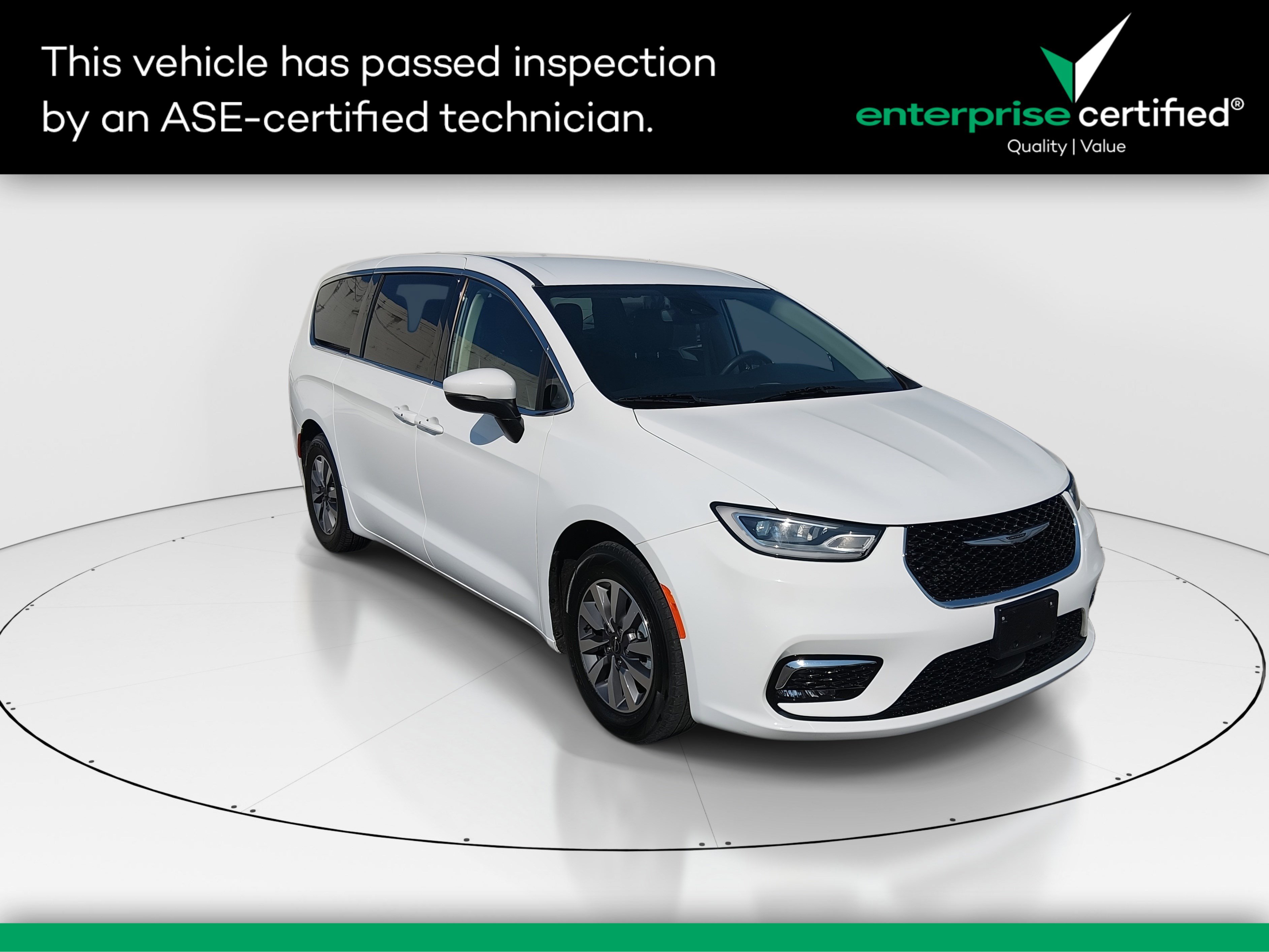 2023 Chrysler Pacifica Hybrid Touring L FWD — front three-quarter view