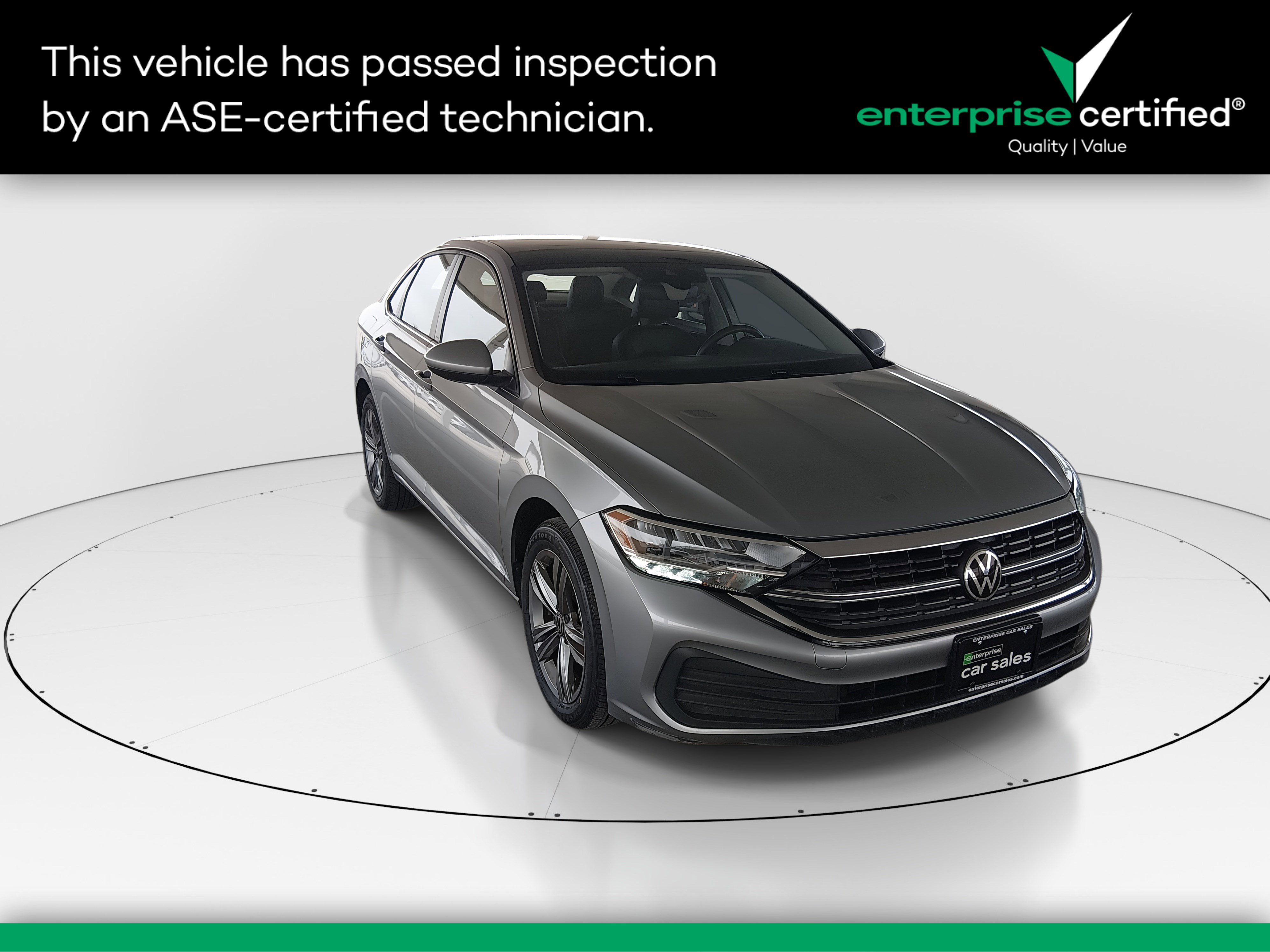 2024 Volkswagen Jetta SE Auto — front three-quarter view
