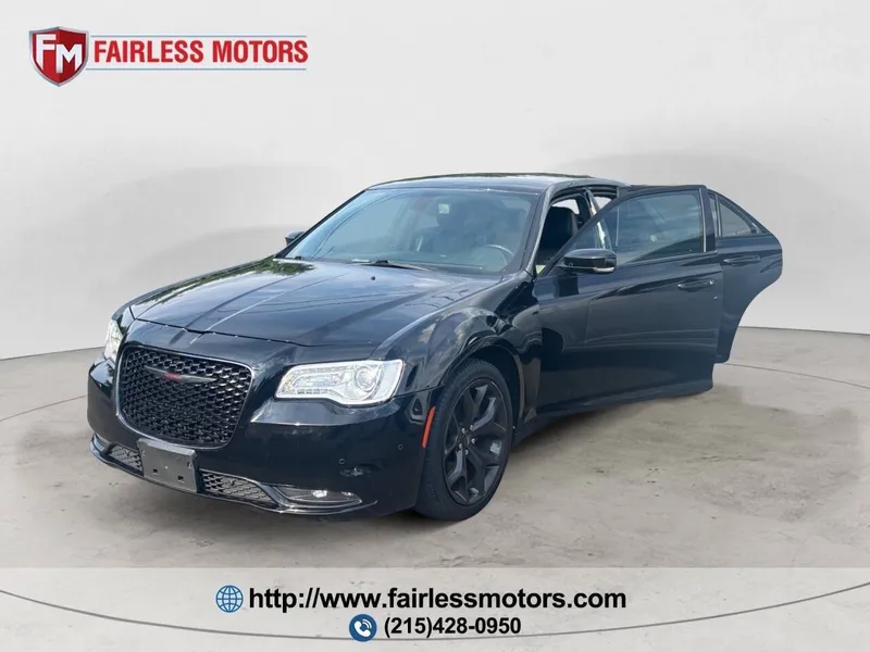 2021 Chrysler 300 S V6 4dr Sedan in Gloss Black — front three-quarter view