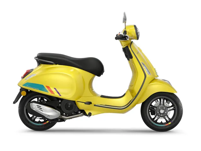 2024 Vespa Primavera 150 S — front three-quarter view