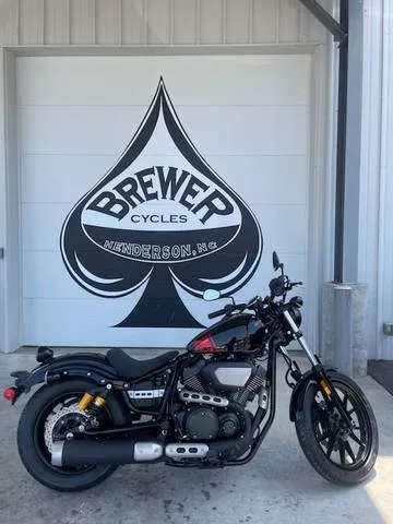 2025 Yamaha Bolt R-Spec — front three-quarter view