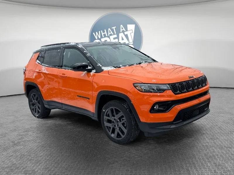 2026 Jeep Compass COMPASS LIMITED ALTITUDE 4X4 in Joose Exterior Paint — front three-quarter view