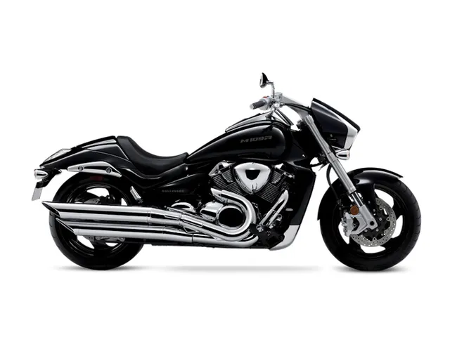 2025 Suzuki Boulevard M109R — front three-quarter view