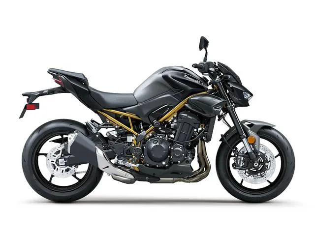 2026 Kawasaki Z900 ABS — front three-quarter view