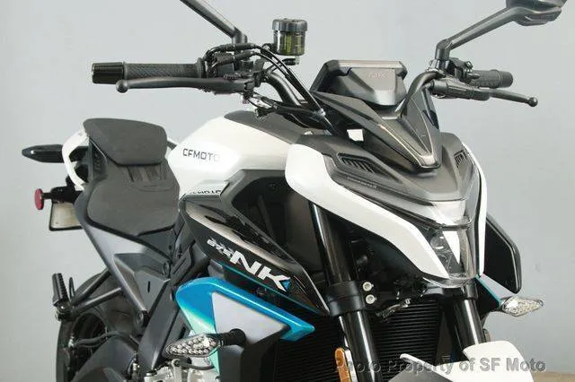 2026 CFMOTO 675NK — front three-quarter view
