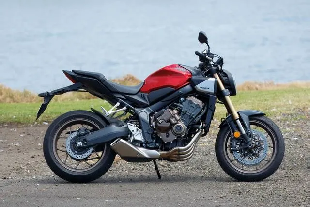 2026 Honda® CB650R E-Clutch — front three-quarter view
