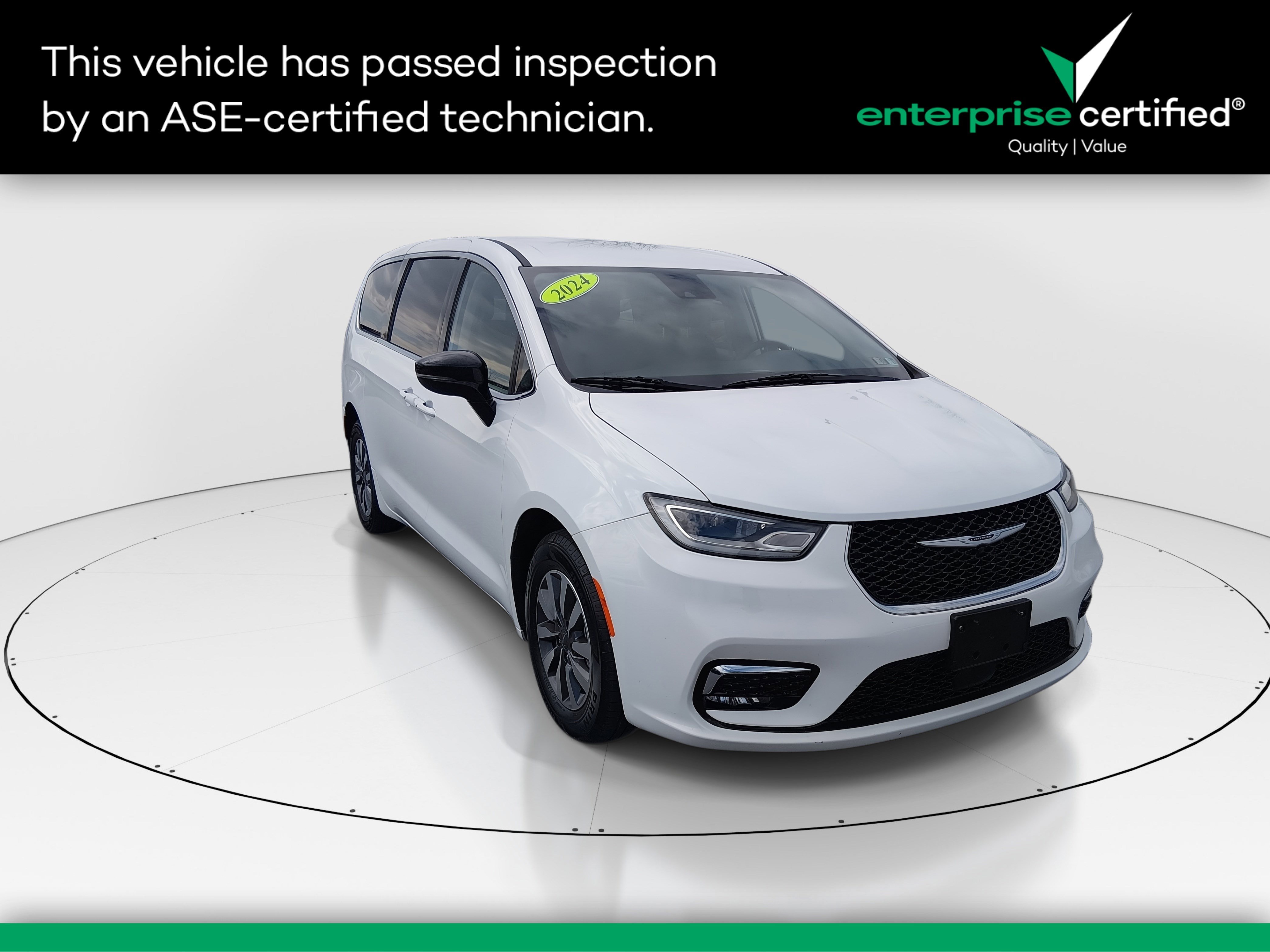 2024 Chrysler Pacifica Hybrid Select FWD — front three-quarter view