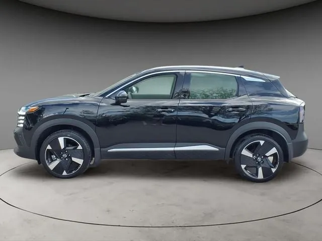 2025 Nissan Kicks SR in Super Black — front three-quarter view