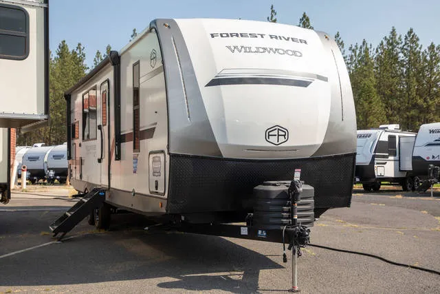 2026 Forest River Wildwood Heritage Glen Hyper-Lyte 27RKHL — front three-quarter view