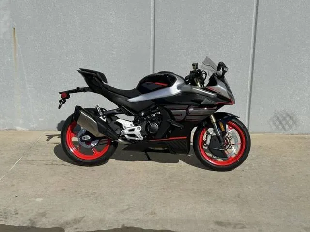 2026 CFMOTO 450SS — front three-quarter view