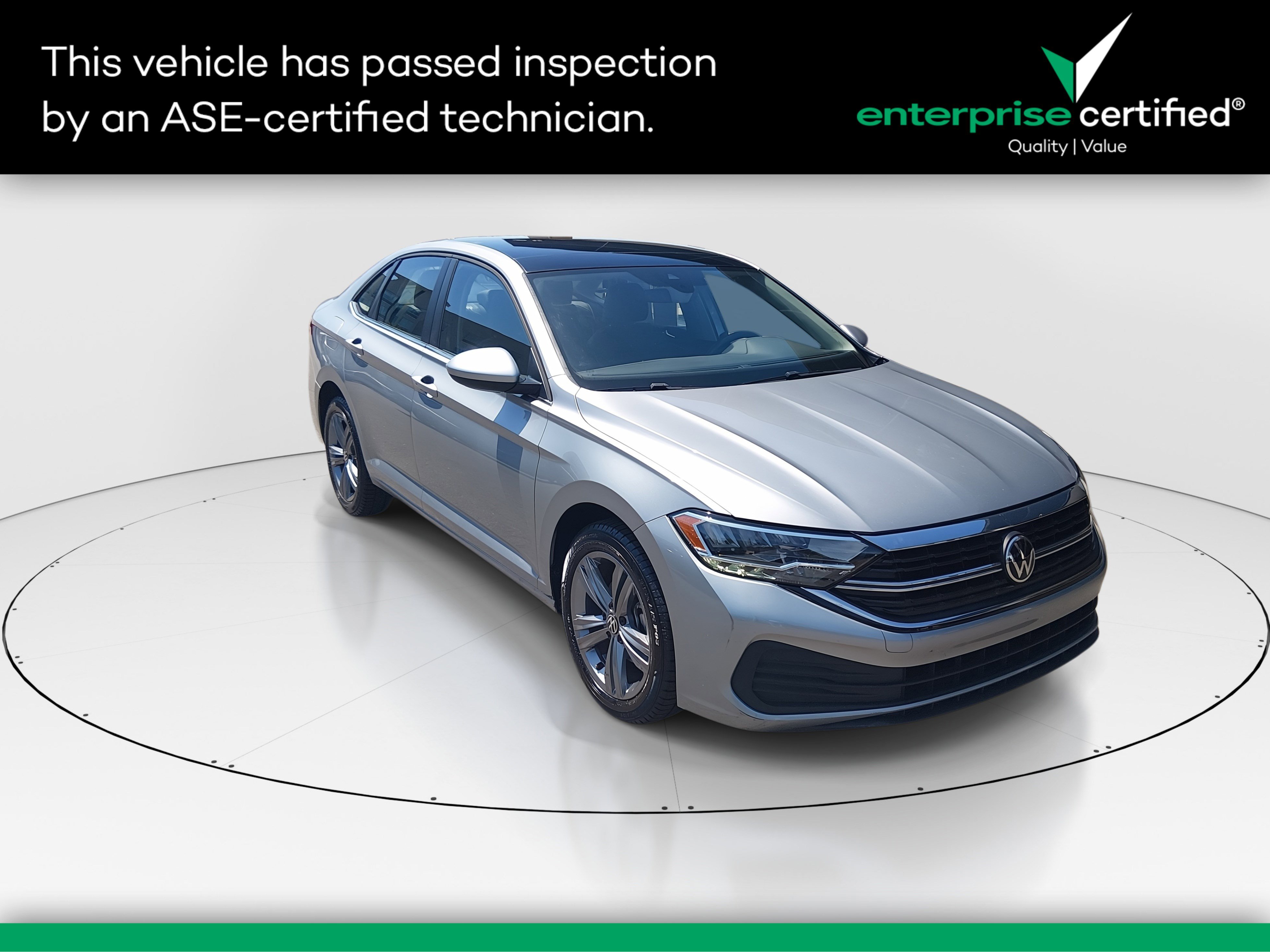 2024 Volkswagen Jetta SE Auto — front three-quarter view