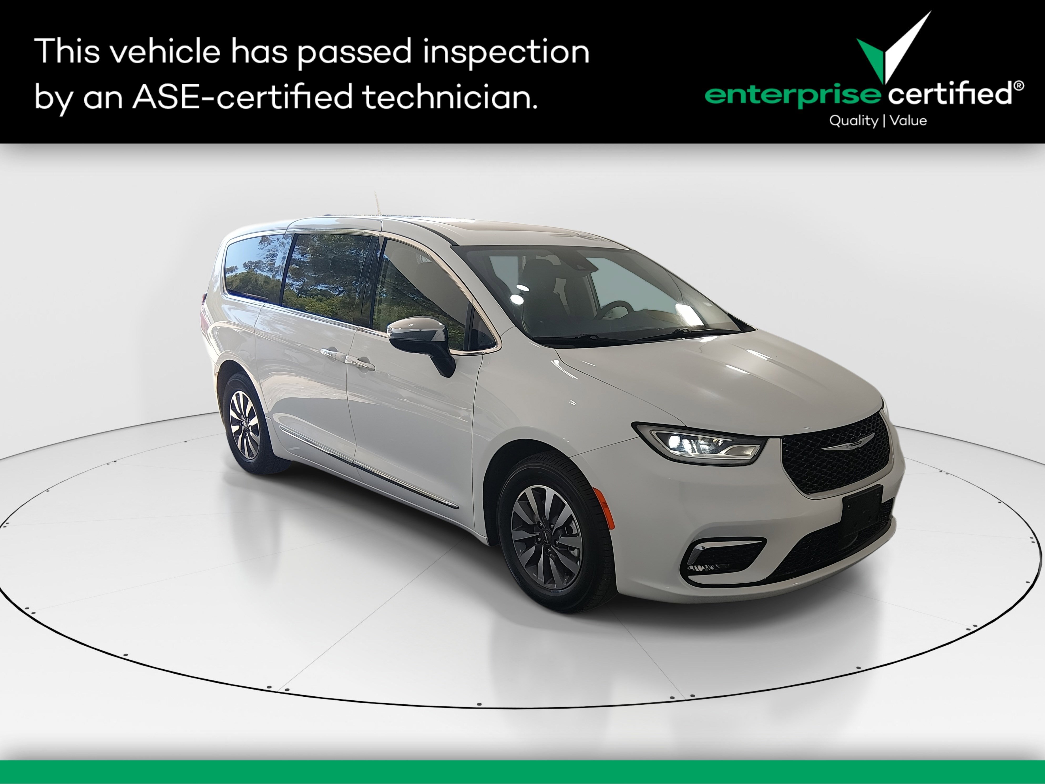 2023 Chrysler Pacifica Hybrid Limited FWD — front three-quarter view