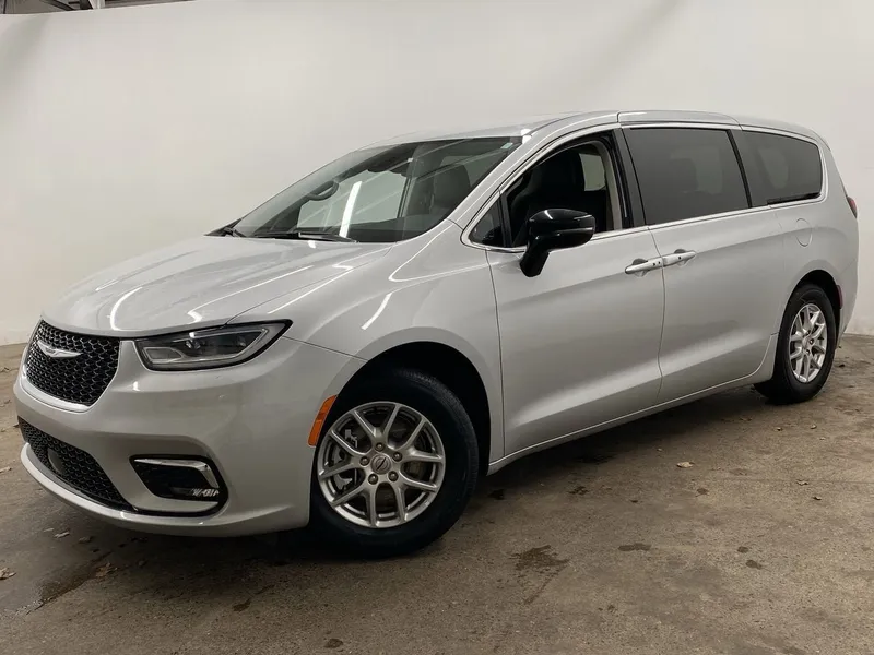 2024 Chrysler Pacifica Touring L in Sil/Silver — front three-quarter view